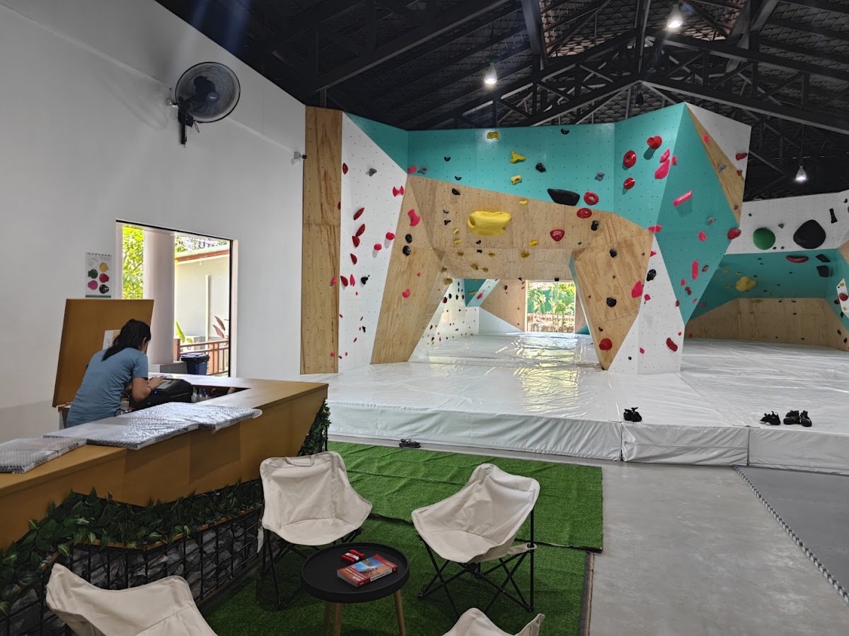 Go Bould Climbing Gym
