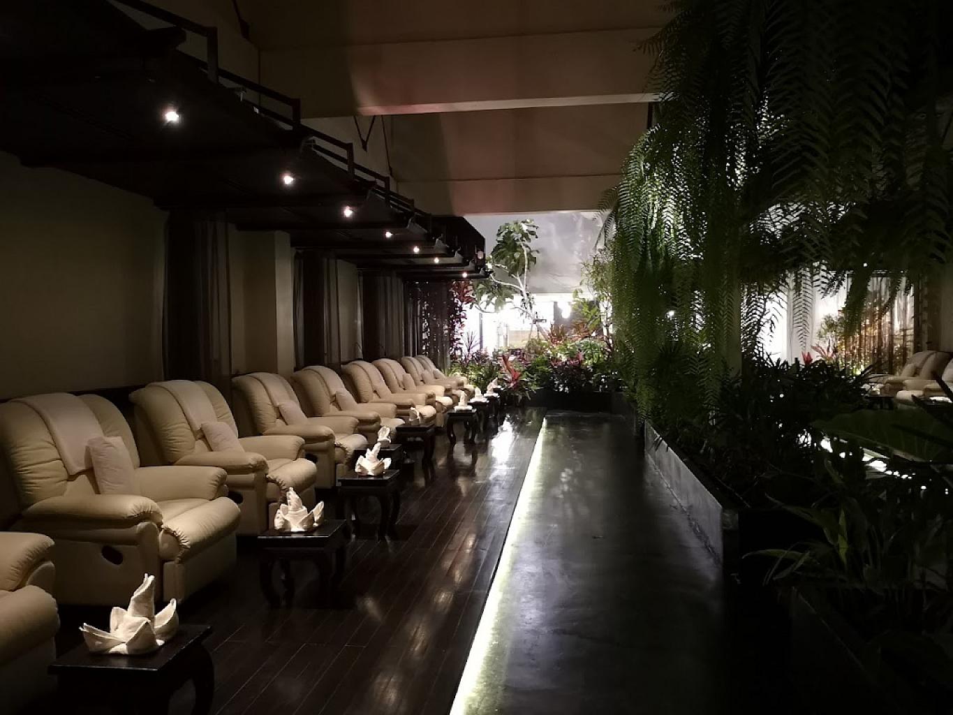 Kim's Massage & Spa 9 Yaowarat Road, Phuket Old Town.