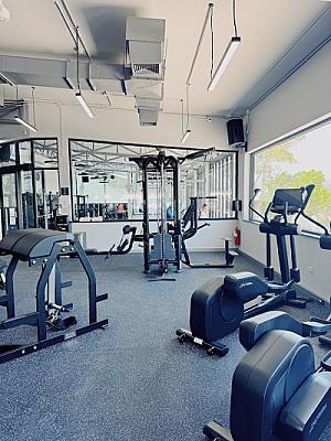 Delta 55 Fitness - (STAFFED HOURS - 7AM - 8pm Mon to Fri, 8am to 8pm Sat, 8am to 6pm Sun)