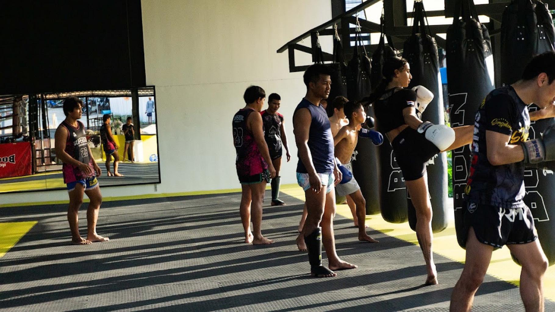 Supergirl Jaroonsak Muaythai Gym