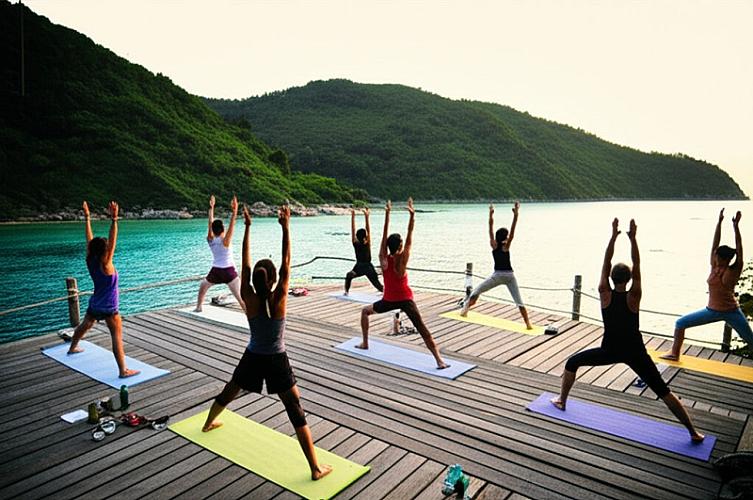 Retraites de Yoga à Phuket : Guide Complet des Escapades Bien-être (2026)