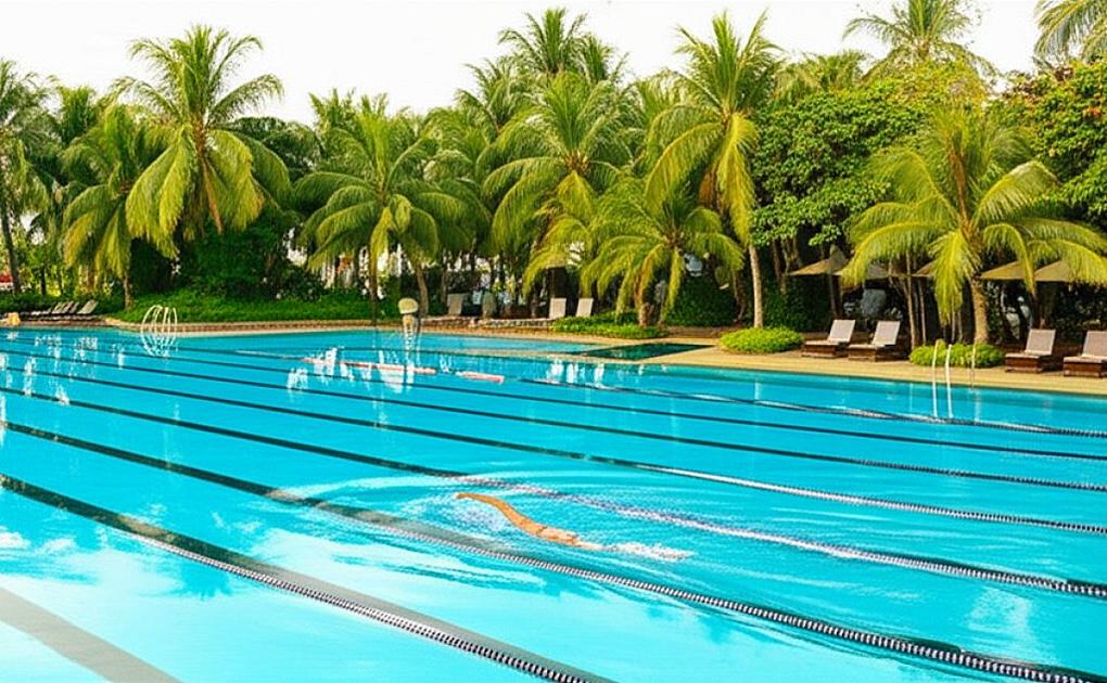 Piscines et Aqua-Fitness à Phuket : Où S'entraîner dans l'Eau